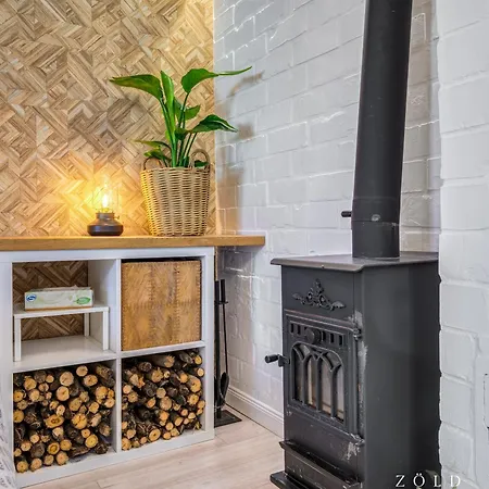 Zoeld Ajtos Haz Gárdony