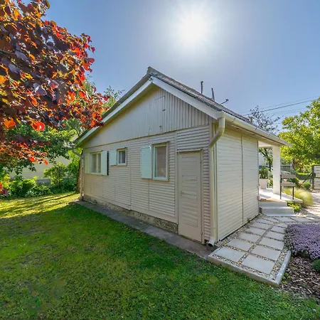 Zoeld Ajtos Haz * Gárdony