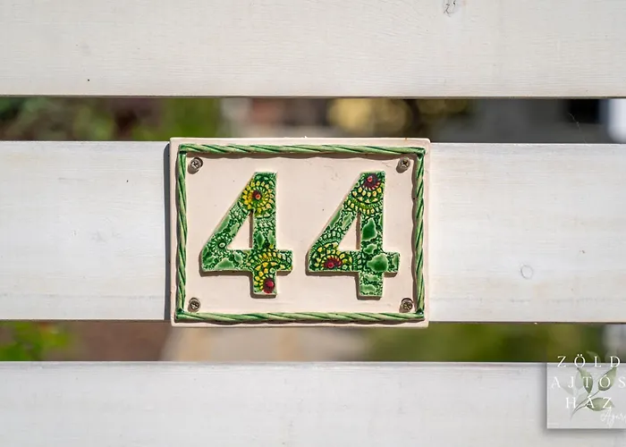 Casa de Férias Ajtós Ház